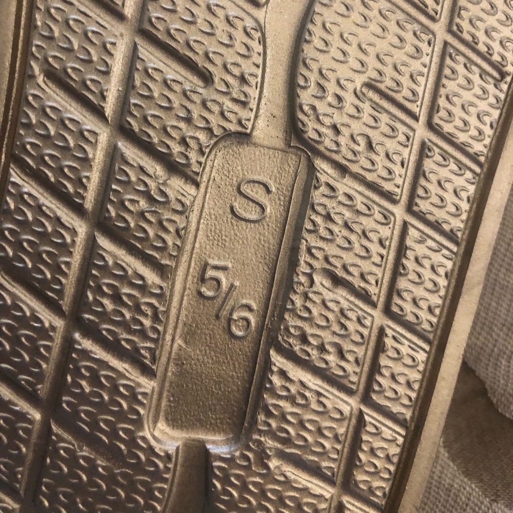 *HP* NEW GOLD INC SLIDES SANDAL WOMENS SIZE 5/6 - Picture 4 of 5